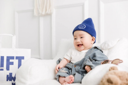 宜春宝宝多久开始攒肚